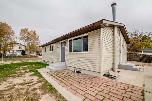 Salt Lake City, UT 84118,5867 S 4090 W