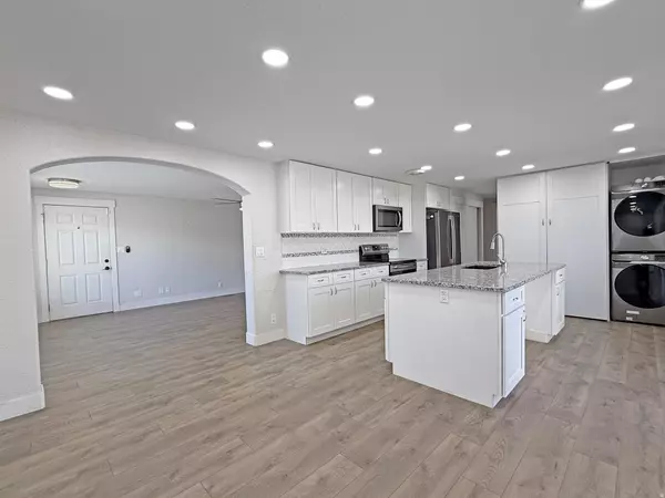 1623 N 400 W, Sunset, UT 84015