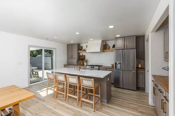 North Salt Lake, UT 84054,1012 CAMBRIA DR