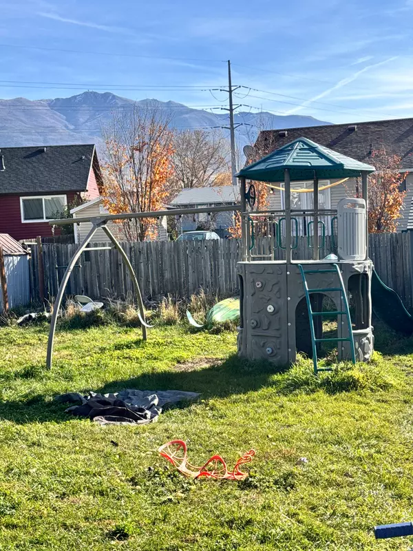 Layton, UT 84041,268 E 900 S