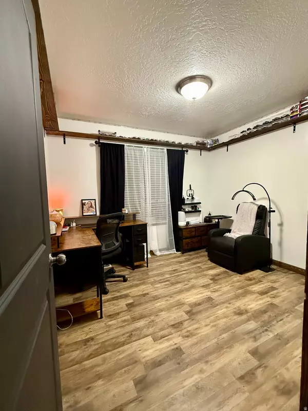 Vernal, UT 84078,190 W 2100 S