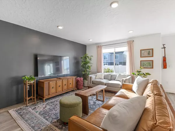 Lehi, UT 84043,3773 W 930 N