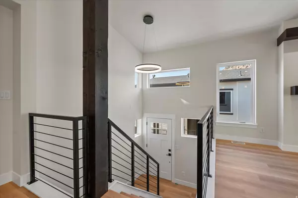 Ogden, UT 84404,1570 E MADDIES CV