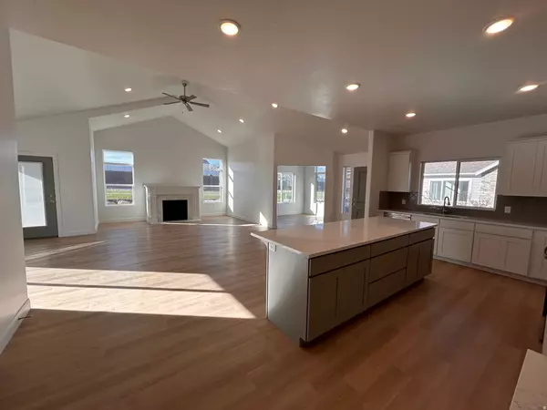 South Jordan, UT 84095,9566 S EMBER GLOW CT #D