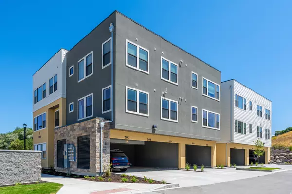 Midvale, UT 84047,8333 S IRIS LUMI LN W #Q202