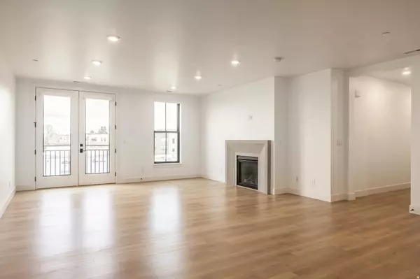 Holladay, UT 84117,2250 E MURRAY HOLLADAY RD #305