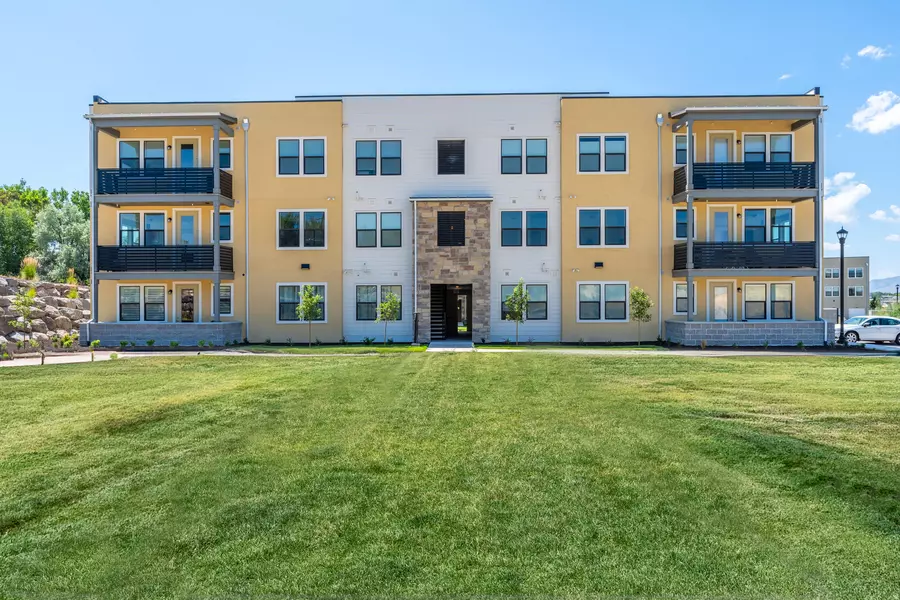 8333 S IRIS LUMI LN W #Q301, Midvale, UT 84047