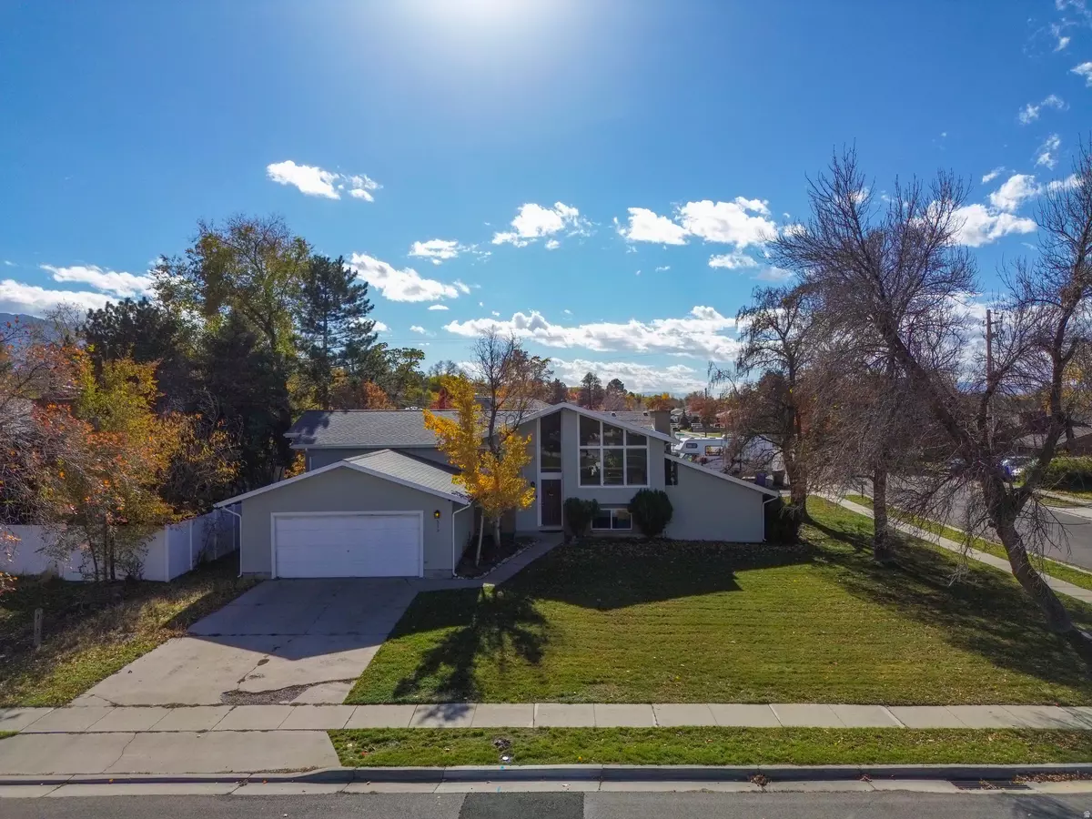 Midvale, UT 84047,512 E LARCHWOOD DR