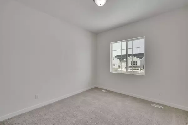 Saratoga Springs, UT 84045,283 E POLARIS DR S #102