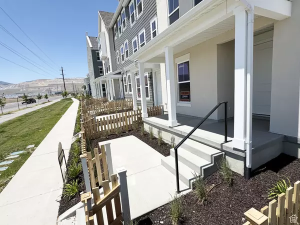 South Jordan, UT 84009,11782 S FLYING FISH DR