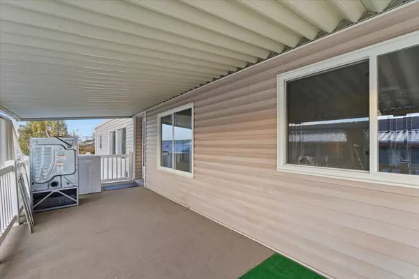 Roy, UT 84067,3750 S MIDLAND DR #45 W