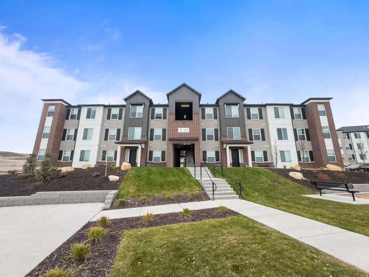 Saratoga Springs, UT 84045,762 LANG CT #202