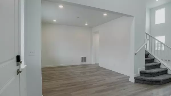 Saratoga Springs, UT 84045,876 W SIKA CIR S #205