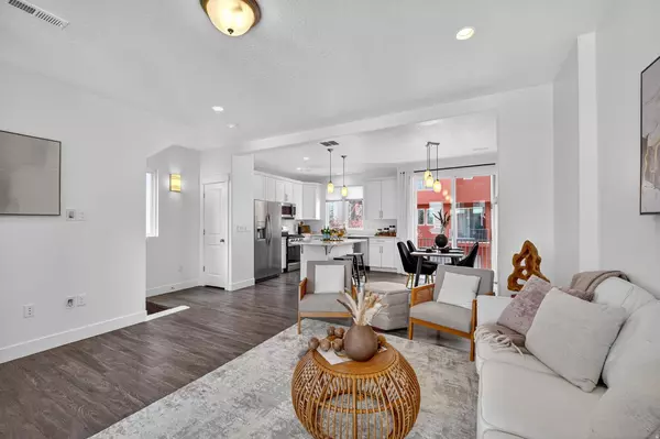 5033 W DAYBREAK PKWY S, South Jordan, UT 84009