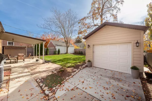 Salt Lake City, UT 84108,2054 E 900 S