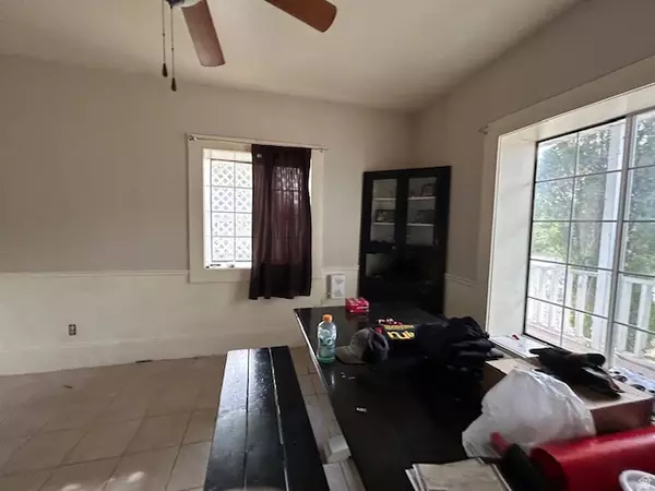 Roosevelt, UT 84066,74 W 300 N