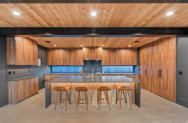 Salt Lake City, UT 84106,1002 E ELM AVE S