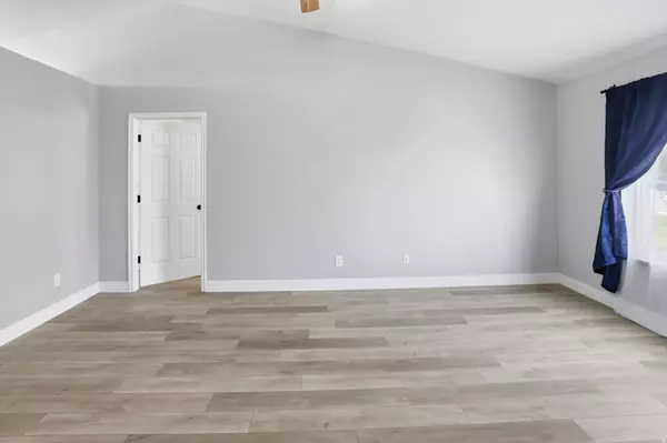 Smithfield, UT 84335,496 S 455 E