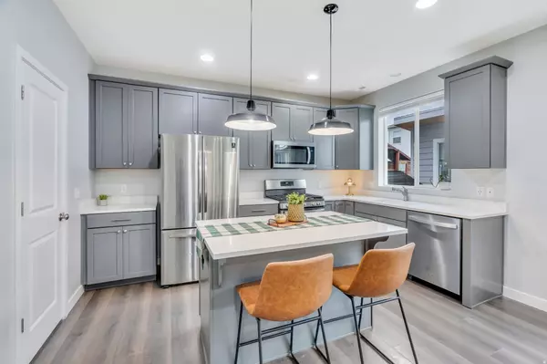 Syracuse, UT 84075,1934 W PARKVIEW DR S