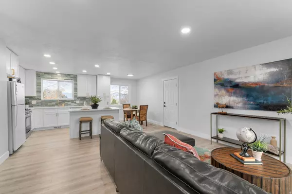 Sandy, UT 84094,11726 S 1000 E