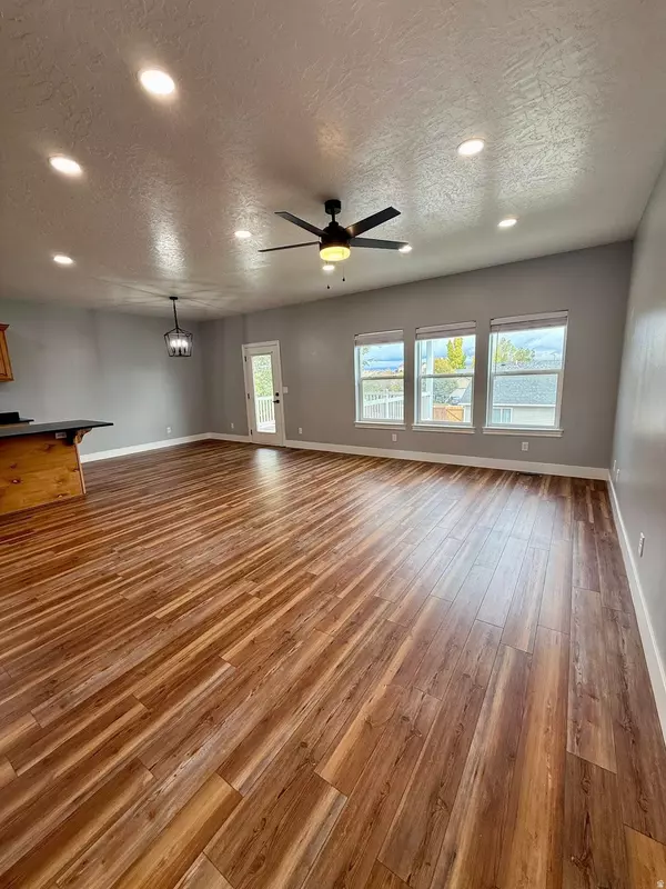 Vernal, UT 84078,206 W 4130 S