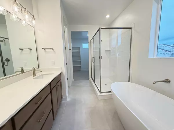 Eagle Mountain, UT 84005,2982 KINGBIRD DR #620