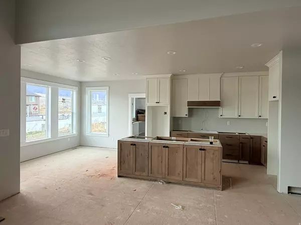 Farr West, UT 84404,2452 W 3000 N