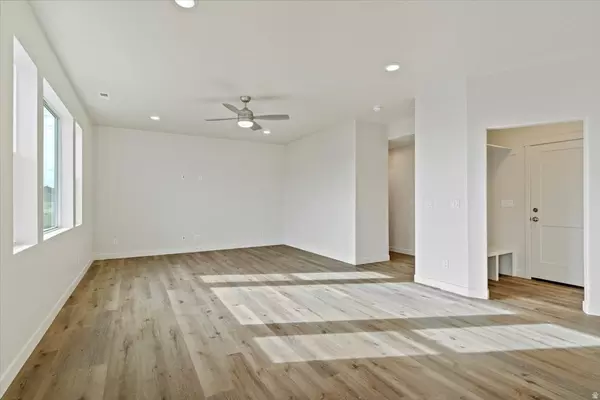 West Haven, UT 84401,3179 W 3200 S