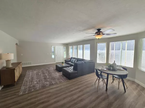 Taylorsville, UT 84123,1118 W AUTUMN LEAF LN S