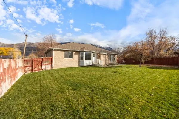 Santaquin, UT 84655,260 S CENTER ST