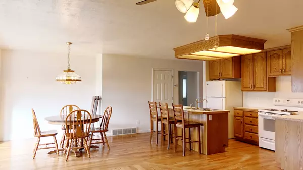 Santaquin, UT 84655,260 S CENTER ST