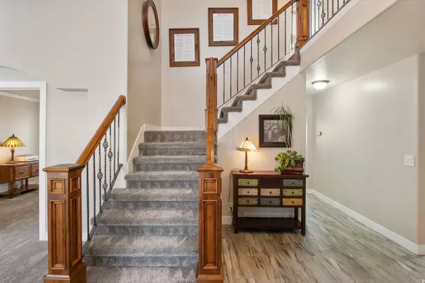 South Jordan, UT 84095,10177 S STATESMAN PL