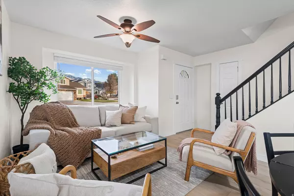 Sandy, UT 84070,9332 S CHARTRES AVE