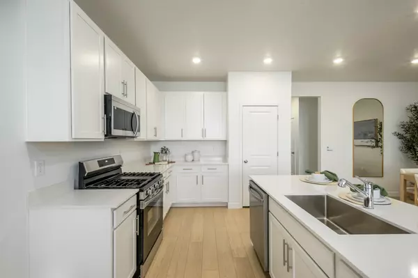 West Jordan, UT 84081,7563 S OPAL MOUNTAIN WAY W #306