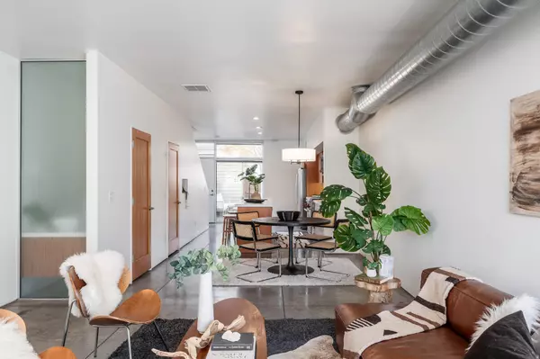 Salt Lake City, UT 84101,1118 S WEST TEMPLE W