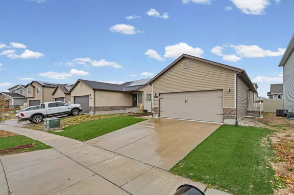 Eagle Mountain, UT 84005,1653 E DOWNWATER ST N #410