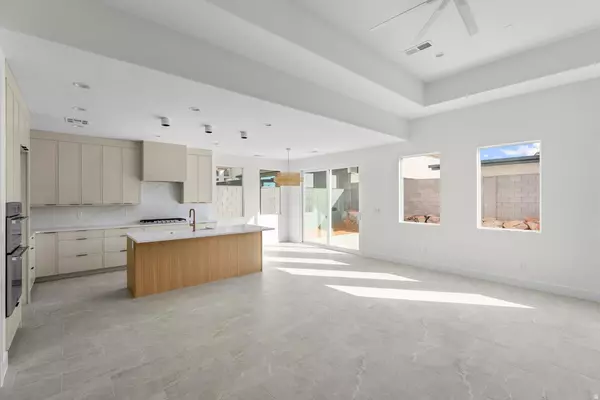 Hurricane, UT 84737,4855 W 1930 S