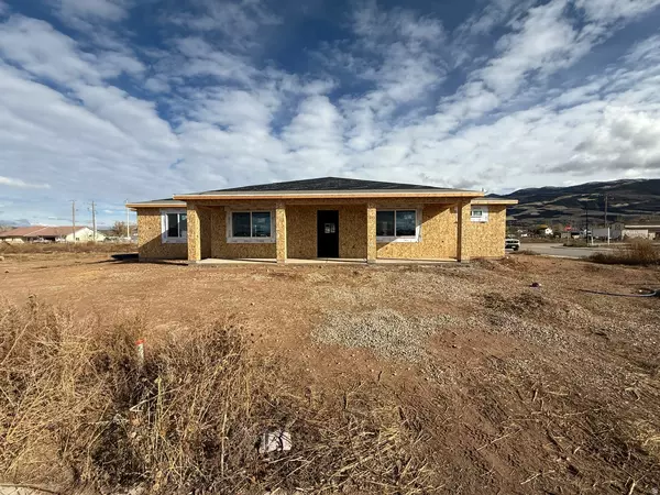 Enoch, UT 84721,985 E WINCHESTER DR