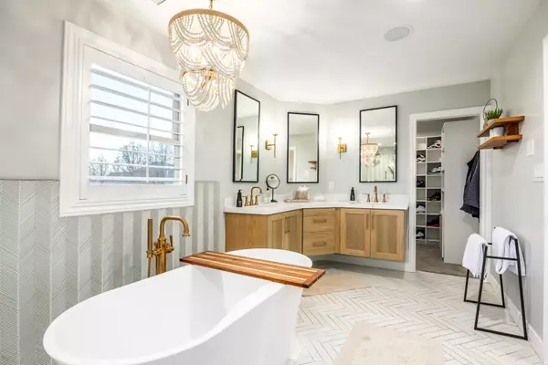 South Jordan, UT 84009,4218 W OPEN CREST DR