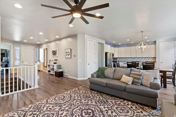 Syracuse, UT 84075,587 S 1400 W