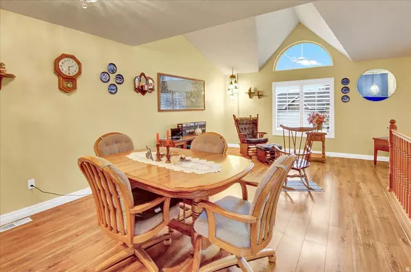 South Ogden, UT 84405,1069 E 5600 S