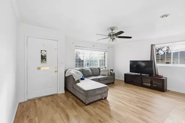 Pleasant Grove, UT 84062,121 E 700 S