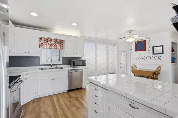 Pleasant Grove, UT 84062,121 E 700 S