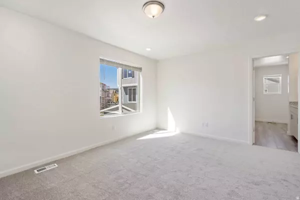 Saratoga Springs, UT 84045,397 E KANAB CREEK DR #203