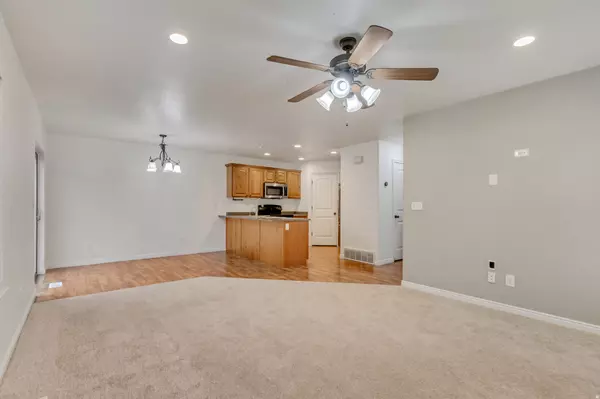 Eagle Mountain, UT 84005,8121 N PLUM CIR