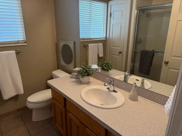 Layton, UT 84041,1015 W 350 S