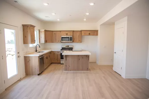 Spanish Fork, UT 84660,1916 E 1350 N