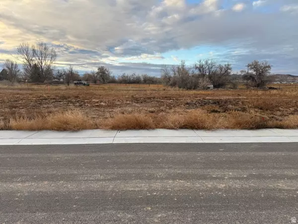 Vernal, UT 84078,170 E 2000 S #15