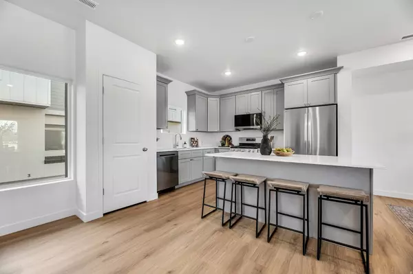 Millcreek, UT 84107,4483 S 500 E #2