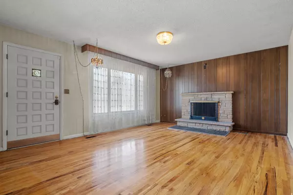 Sandy, UT 84094,8284 S 745 E